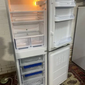 HotPoint Grey 50/50 Fridge Freezer - Image 4