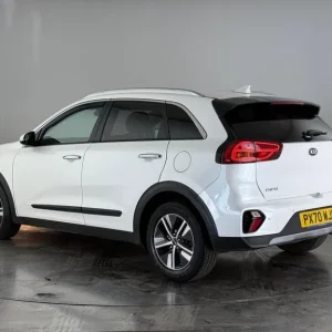 2020 Kia Niro 1.6 GDi 2DCT Estate – White, Electric & Petrol, 5-seater - Image 5