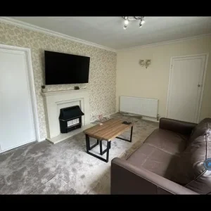 3 bedroom semi-detached house with garden and outbuildings - Image 3