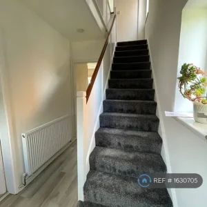 3 bedroom semi-detached house with garden and outbuildings - Image 4