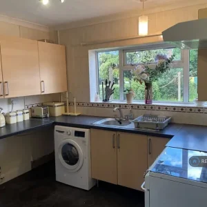 3 bedroom semi-detached house with garden and outbuildings - Image 5