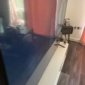 4K Samsung 75inch smart tv - Image 2