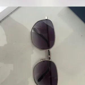 Low Square Sunglasses - Image 4