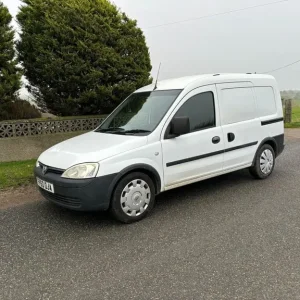 2010 Vauxhall Combo Crewvan 1.3 CDti 5-seater white - Image 5