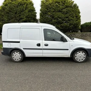 2010 Vauxhall Combo Crewvan 1.3 CDti 5-seater white - Image 6