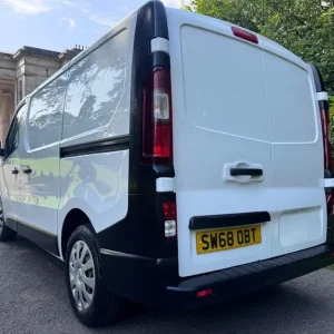 2019 Renault Trafic SL27 dCi 120 Business Van Panel Van Diesel Manual - Image 4