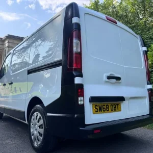 2019 Renault Trafic SL27 dCi 120 Business Van Panel Van Diesel Manual - Image 5