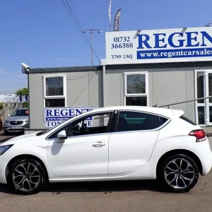 2016 DS 4 1.6 BlueHDi Prestige Hatchback - Image 5