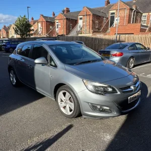 2014 Vauxhall Astra 1.6 SRI 5-door hatchback - Image 3