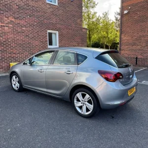 2014 Vauxhall Astra 1.6 SRI 5-door hatchback - Image 4