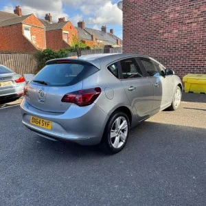 2014 Vauxhall Astra 1.6 SRI 5-door hatchback - Image 6