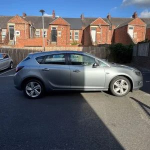 2014 Vauxhall Astra 1.6 SRI 5-door hatchback - Image 7