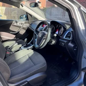 2014 Vauxhall Astra 1.6 SRI 5-door hatchback - Image 8