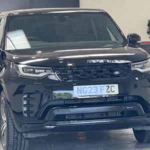 2023 Land Rover Discovery 3.0 D300 MHEV R-Dynamic HSE Auto 4WD Estate Diesel - Image 6