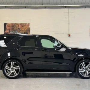 2023 Land Rover Discovery 3.0 D300 MHEV R-Dynamic HSE Auto 4WD Estate Diesel - Image 8