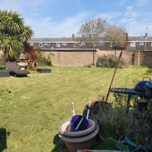 1bed bungalow with big garden - Image 2