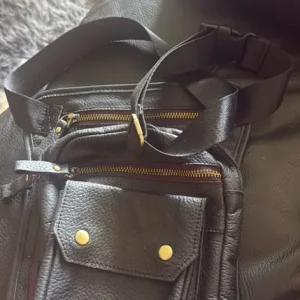 men’s leather bag