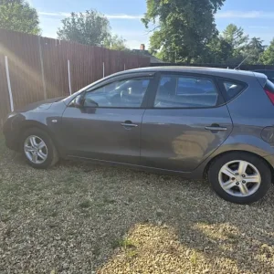 2009 Hyundai i30 hatchback manual - Image 2