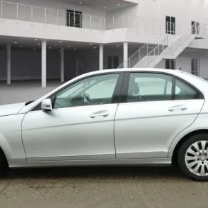 2010 Mercedes-Benz C-Class 2.1 C250 CDI BlueEfficiency Diesel 4dr Saloon - Image 7