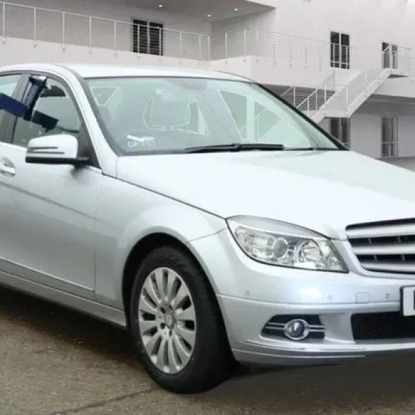 2010 Mercedes-Benz C-Class 2.1 C250 CDI BlueEfficiency Diesel 4dr Saloon