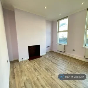 1 bedroom flat in Stroud Green Road, N4 - Image 7