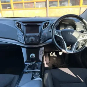 2012 Hyundai i40 1.7 CRDi Blue Drive Estate - Image 2