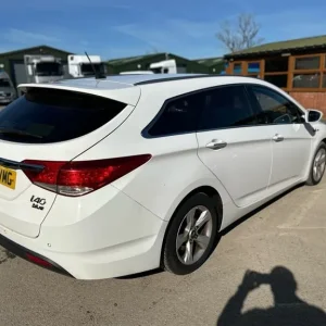 2012 Hyundai i40 1.7 CRDi Blue Drive Estate - Image 3
