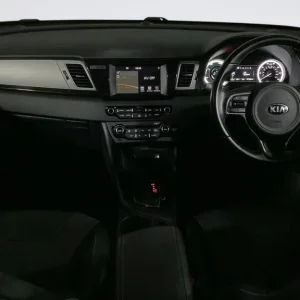 2019 Kia Niro Hybrid Estate - Image 3