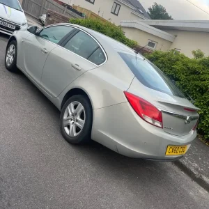 2010 Vauxhall Insignia 2L Diesel Hatchback - Image 2