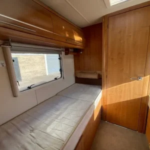 Renault Auto-trail Miami SE Automatic 4 Berth Motorhome - Image 7