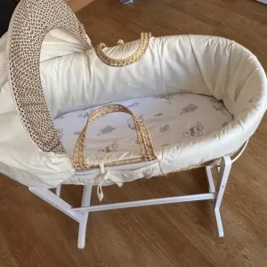 moses basket with stand - Image 2