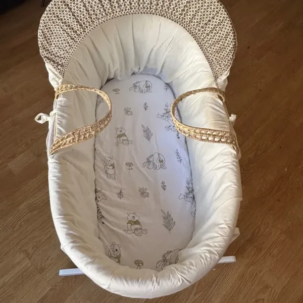 moses basket with stand