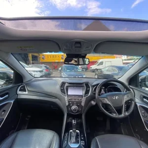 2016 Hyundai Santa Fe 2.2 CRDi Blue Drive Premium SE Auto 4WD Estate - Image 2