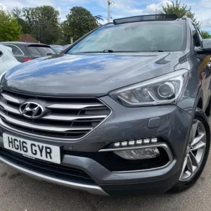 2016 Hyundai Santa Fe 2.2 CRDi Blue Drive Premium SE Auto 4WD Estate - Image 6