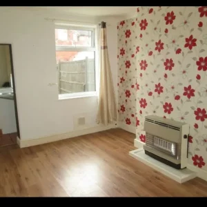 3 bedroom end of terrace house - Image 4