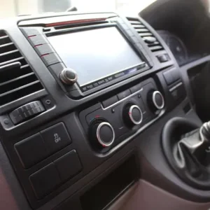 2011 Volkswagen Transporter 2.0 BiTDI T28 L1 H1 4dr Panel Van Diesel Manual - Image 5