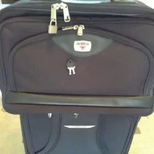 SMALL SUITCASE ON WHEELS AND ANTLER TRAVEL BAG - Image 4