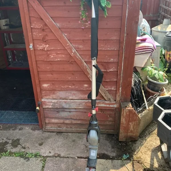 Long reach hedge cutter