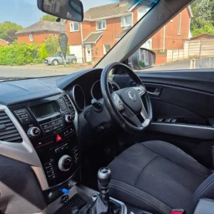 2016 Ssangyong Tivoli Hatchback Manual 1597cc 5-door - Image 7