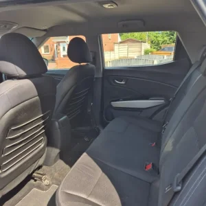 2016 Ssangyong Tivoli Hatchback Manual 1597cc 5-door - Image 8