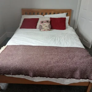 Solid wood double bedframe and mattress set - Image 4
