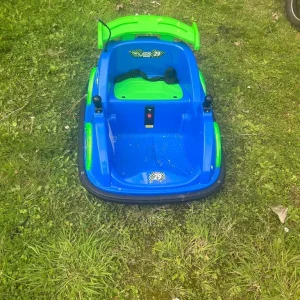 Kids bump car