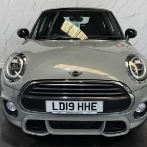 2019 MINI Hatch 1.5 Cooper Sport Euro 6 (s/s) 3dr HATCHBACK Petrol Manual - Image 3