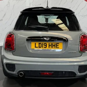 2019 MINI Hatch 1.5 Cooper Sport Euro 6 (s/s) 3dr HATCHBACK Petrol Manual - Image 4
