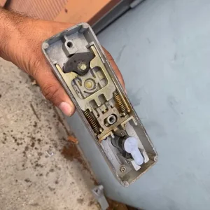 Mobile locksmith service for Domestic and Auto - Image 6