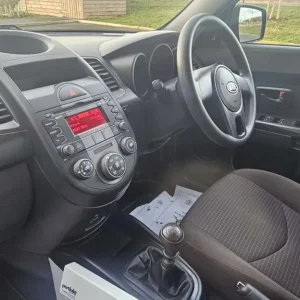 2011 Kia Soul 1.6 Manual 5-door SUV - Image 2