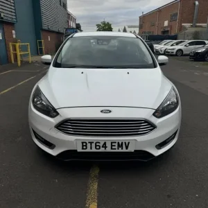 2015 Ford Focus 1.0T EcoBoost Titanium Euro 6 5-door hatchback petrol manual - Image 2
