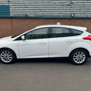 2015 Ford Focus 1.0T EcoBoost Titanium Euro 6 5-door hatchback petrol manual - Image 5