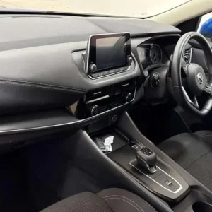 Nissan Qashqai 1.3 DIG-T Acenta Premium 5-door with Xtronic and Android Auto/Apple CarPlay - Image 2