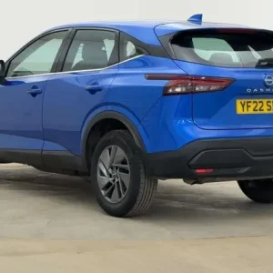 Nissan Qashqai 1.3 DIG-T Acenta Premium 5-door with Xtronic and Android Auto/Apple CarPlay - Image 3